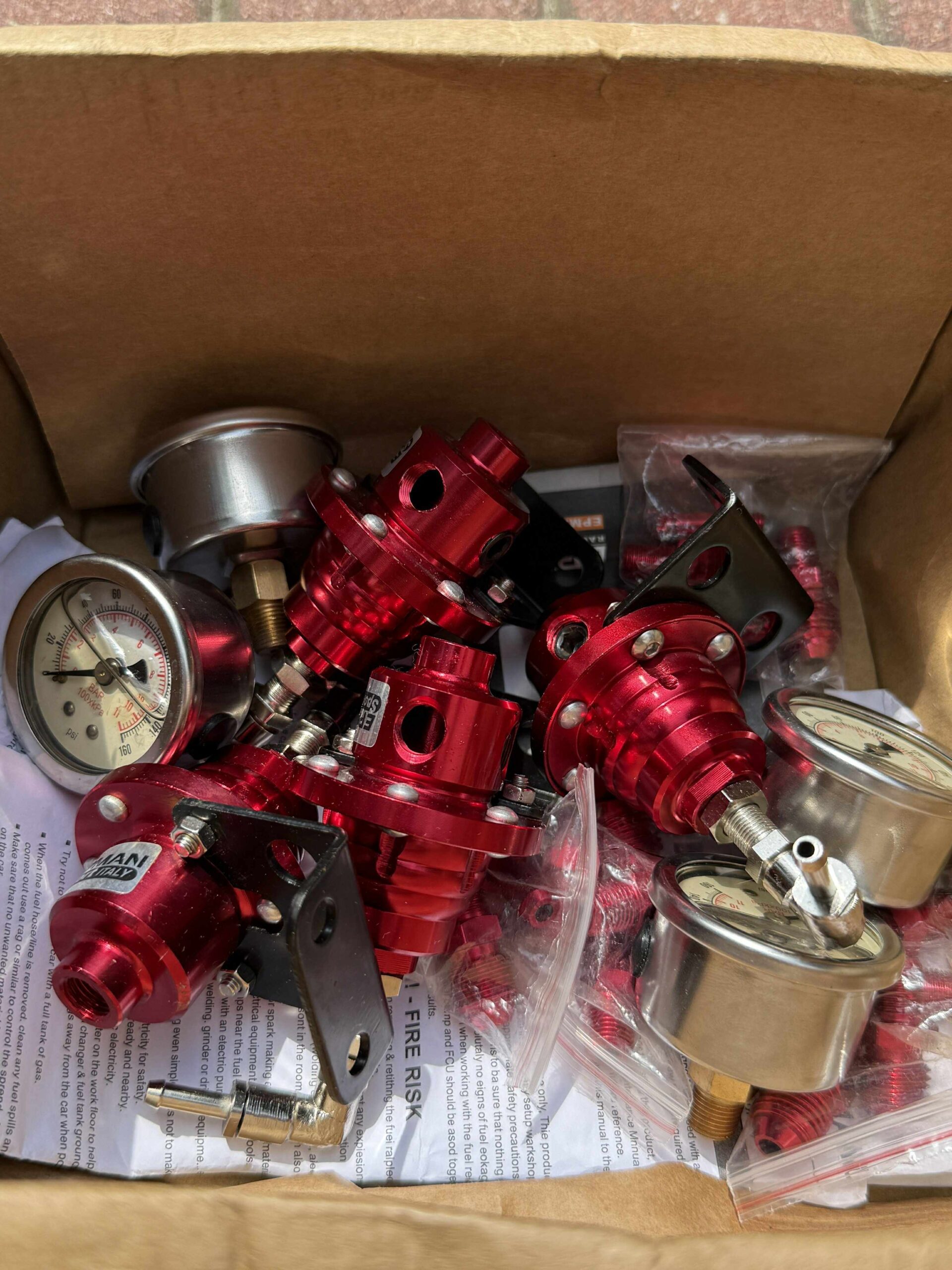 REGULATOR CIŚNIENIA PALIWA ALUMINIOWY TUNING CZERWONY 2-8 BARA EPMAN OUTLET - obrazek 3